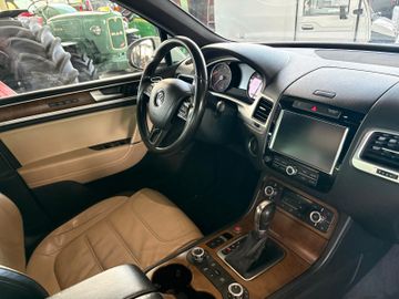 Volkswagen Touareg - 8
