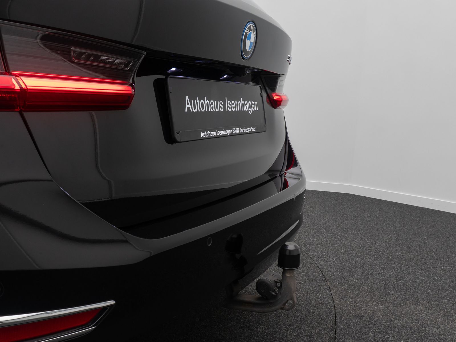 Fahrzeugabbildung BMW 330e Luxury Line Laser DAB 360°HUD Leder Komfort