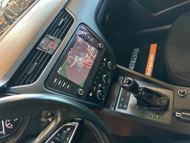 Skoda Octavia Combi Soleil *ACC*NAVI*PDC*SZHZ*APPLE*