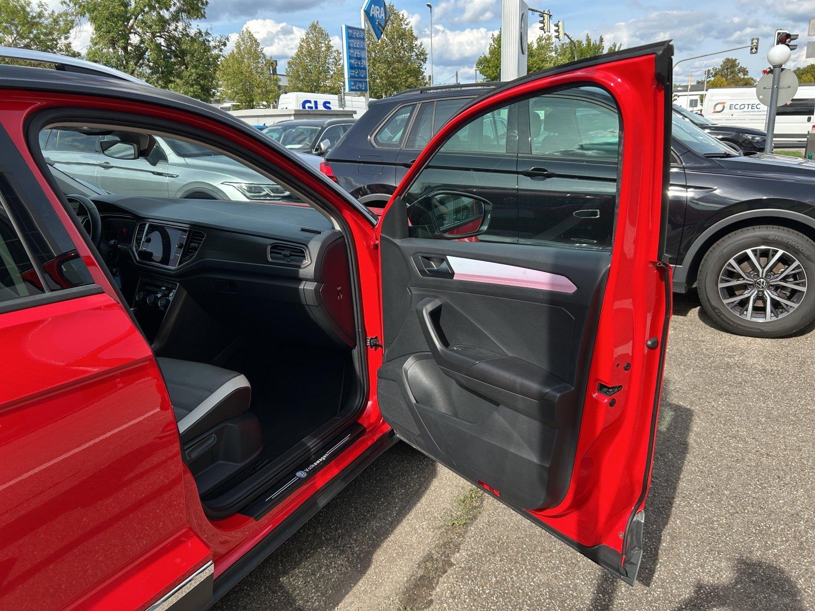 Volkswagen T-Roc 1.5 TSI DSG Style ACC BEATS LED LEDER NAVI