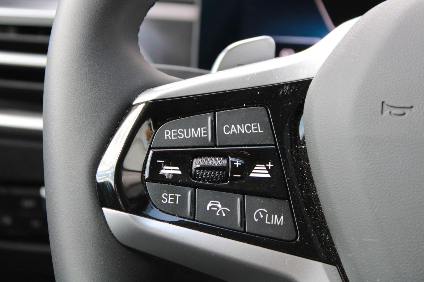 BMW 318i Limousine Navi LED ACC Kamera DAB Ambiente
