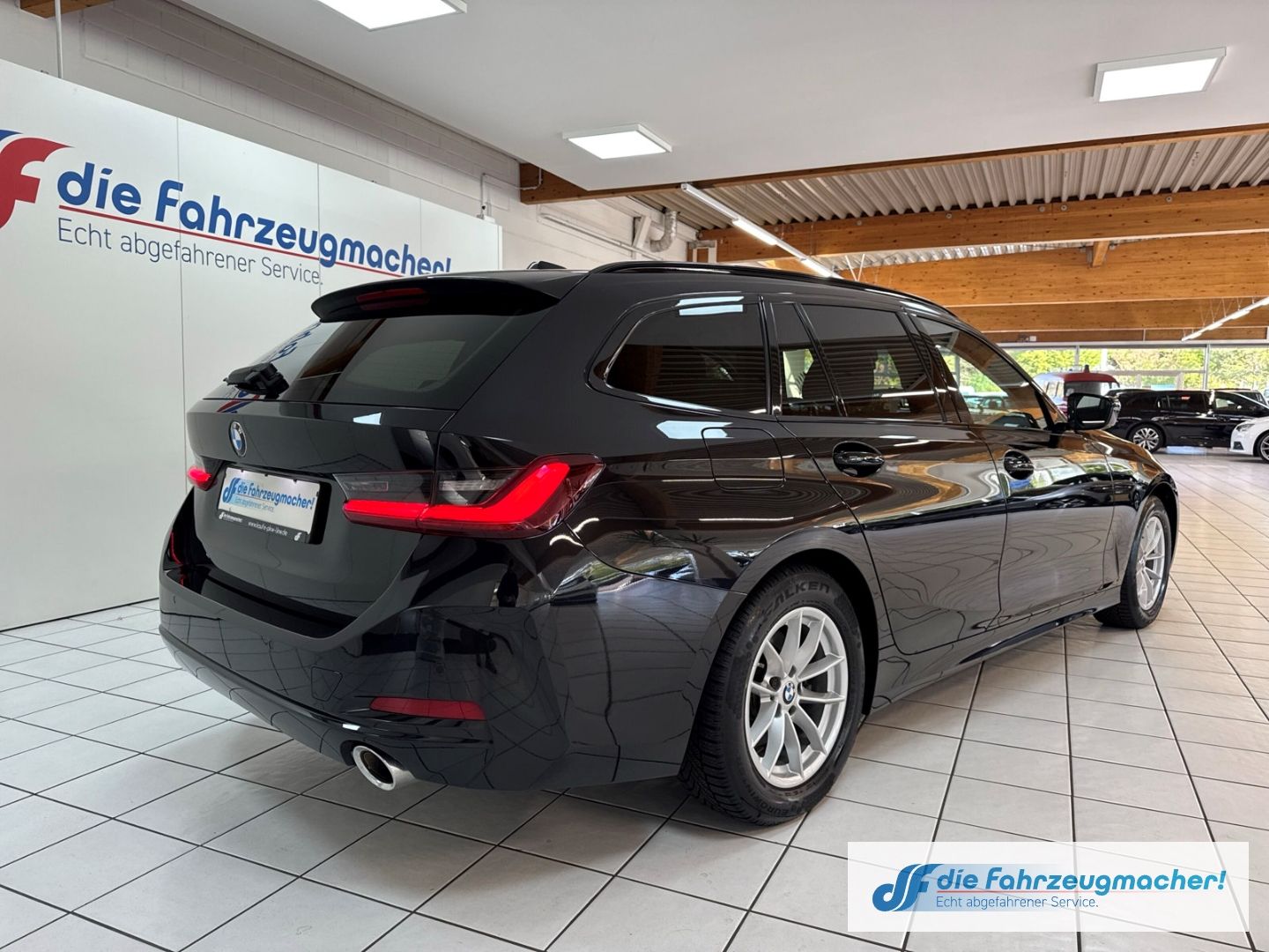 Fahrzeugabbildung BMW 320 d Touring  Navi Digitales Cockpit LED El. He