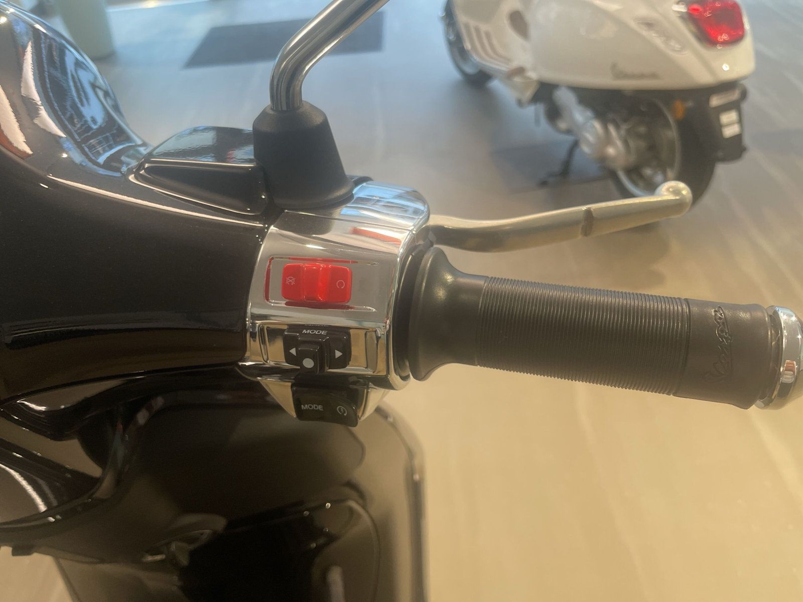 Fahrzeugabbildung Vespa PRIMAVERA 125 NERO CONVINTO
