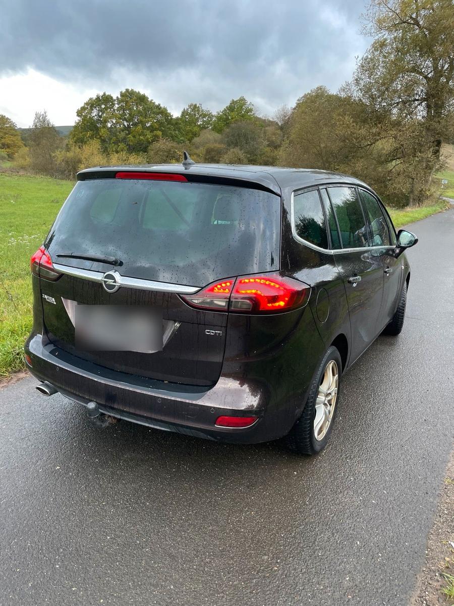 Opel Zafira 2013 — двигун 165 HP (121kW)