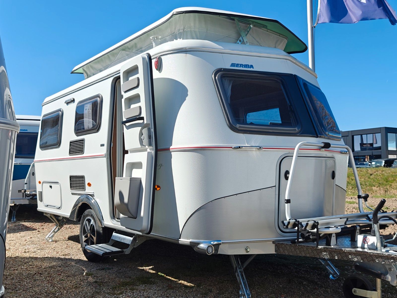 Fahrzeugabbildung HYMER / ERIBA / HYMERCAR Touring 550 Legend - Modell 2025! -