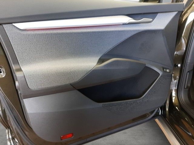 Fahrzeugabbildung Skoda Enyaq 60 Loft AHK Matrix Navi eleHeck Kamera