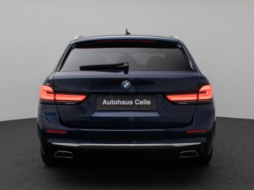 Fahrzeugabbildung BMW 520d xD Luxury Line Kamera HUD DAB HiFi DisplKey