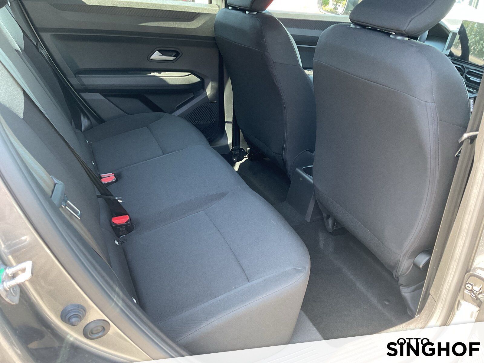 Fahrzeugabbildung Dacia Bigster Essential TCe 140