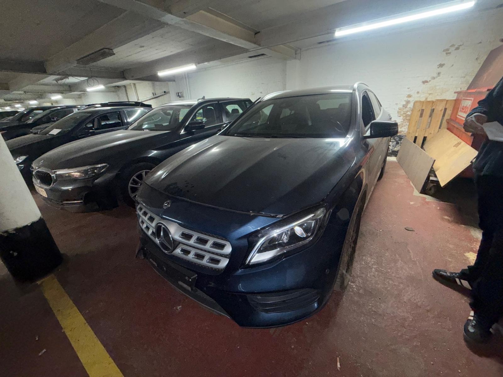 Mercedes-Benz GLA 180 DCT AMG