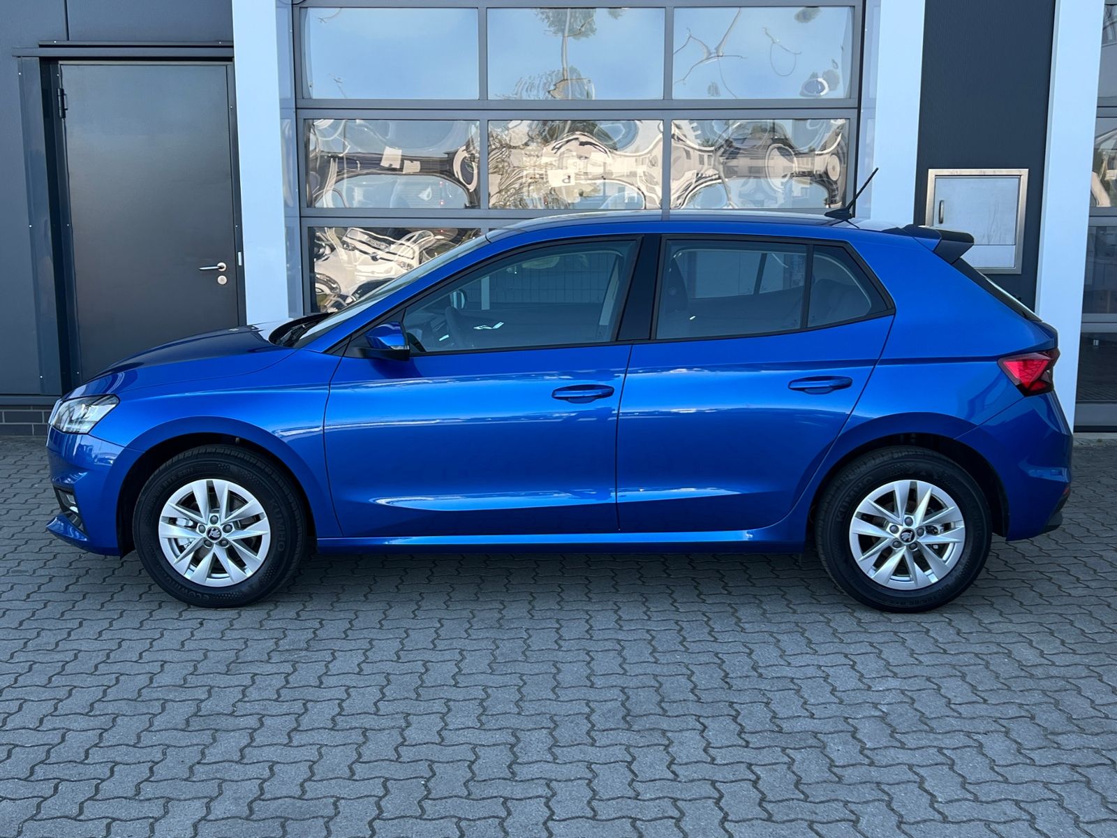Fahrzeugabbildung SKODA Fabia Selection 1.0 TSI DSG *LED, KESSY, Rückfah