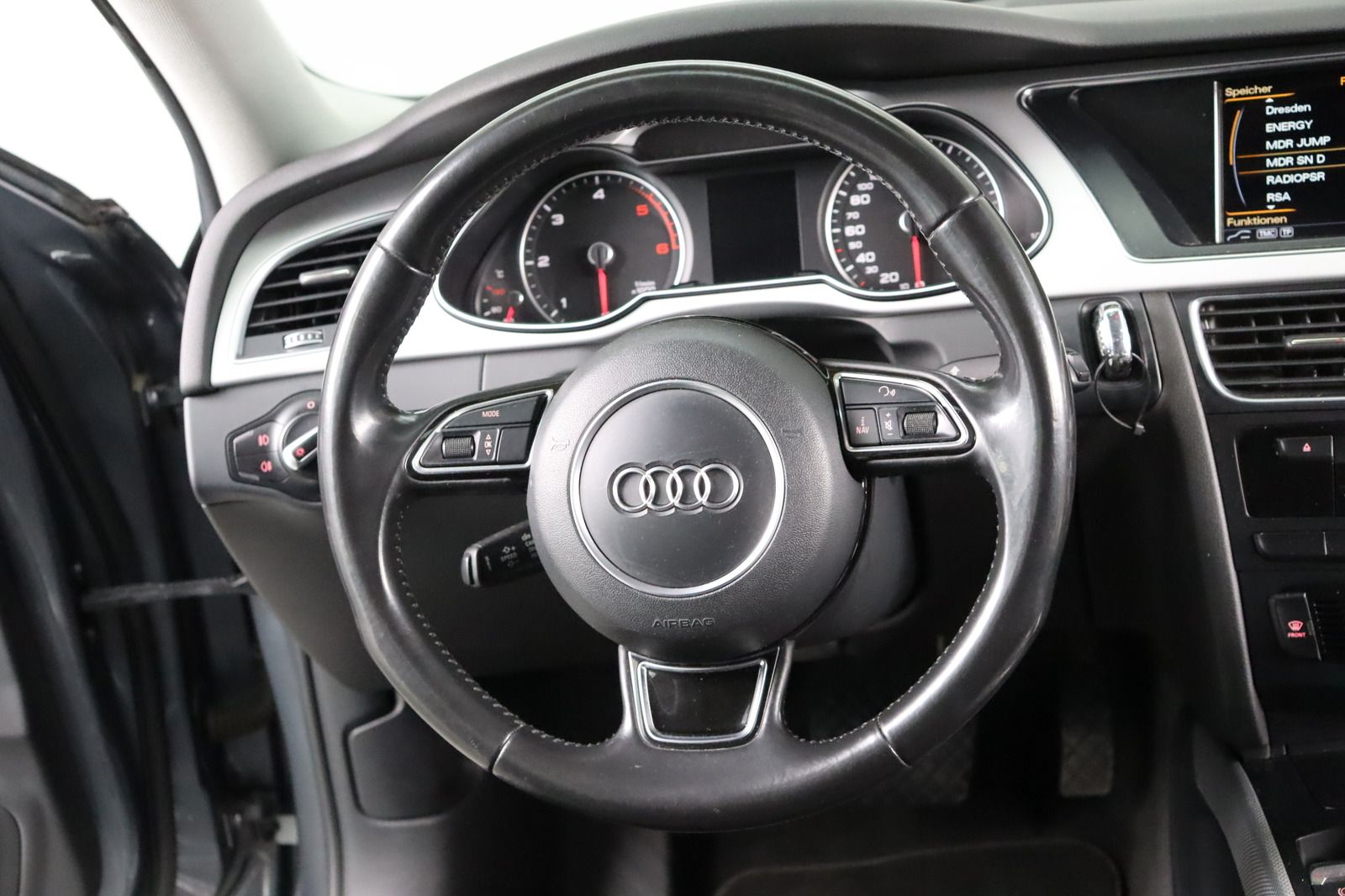 Fahrzeugabbildung Audi A4 Avant 2.0 TDI S-line * Bi- Xenon * Navi * Amb