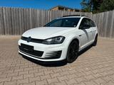 Volkswagen Golf VII Variant GTD Pano Ahk R Kamera - Volkswagen Golf: GTD Variant