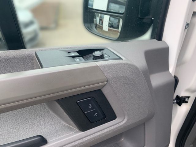 Fahrzeugabbildung Volkswagen Crafter 35 Kasten 2.0 TDI MR 1.HAND AHK STANDHEI