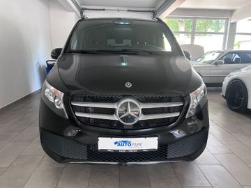 Mercedes V 220 - 2