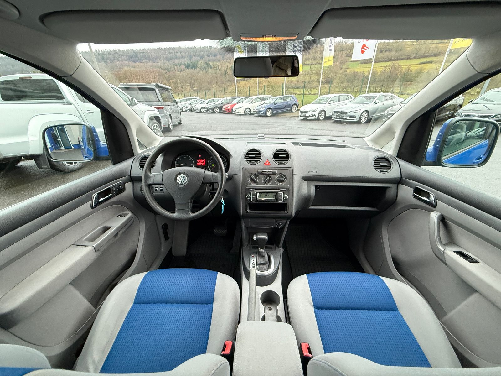 Fahrzeugabbildung Volkswagen Caddy Maxi Life 1.9 TDi DSG 7-Sitzer AHK PDC