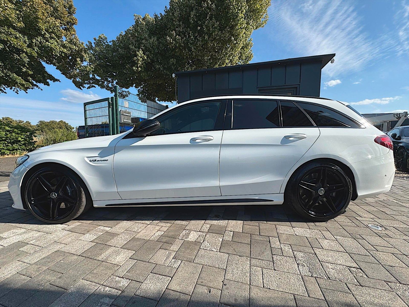 Fahrzeugabbildung Mercedes-Benz C 63 T AMG Night Paket *ACC*Pano*Burmester*LED*