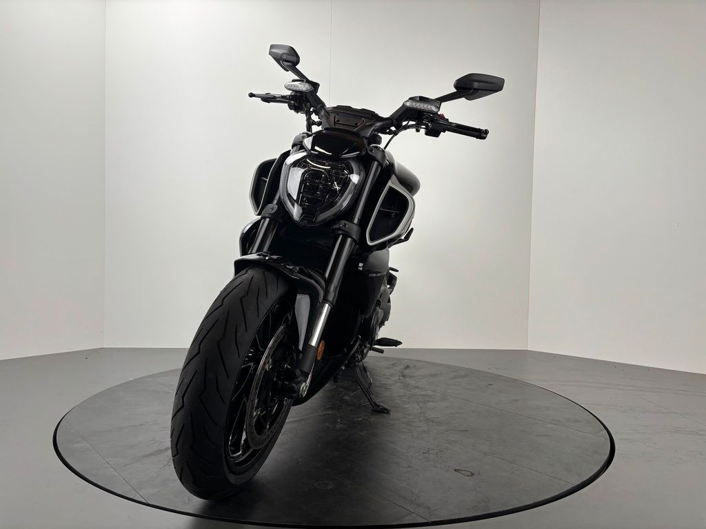 Fahrzeugabbildung Ducati DIAVEL V4 *1. HAND *TOP-ZUSTAND