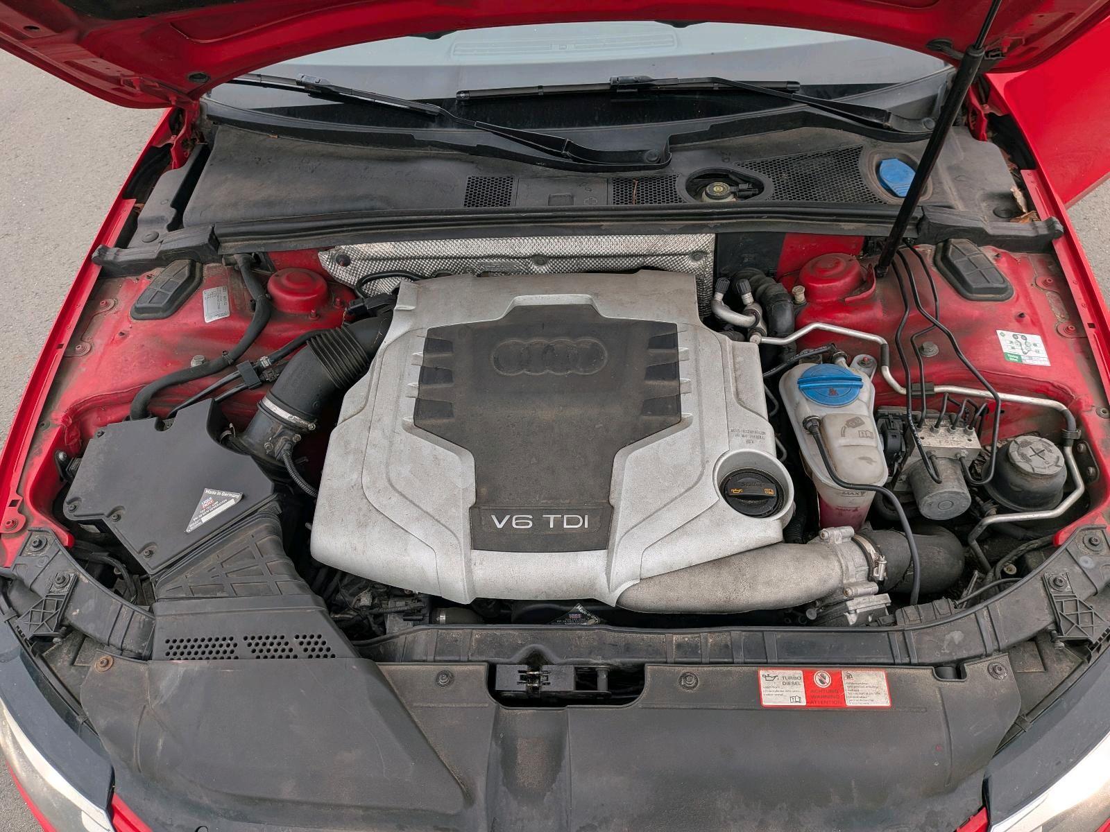 Audi RS4 2008 — photo 11