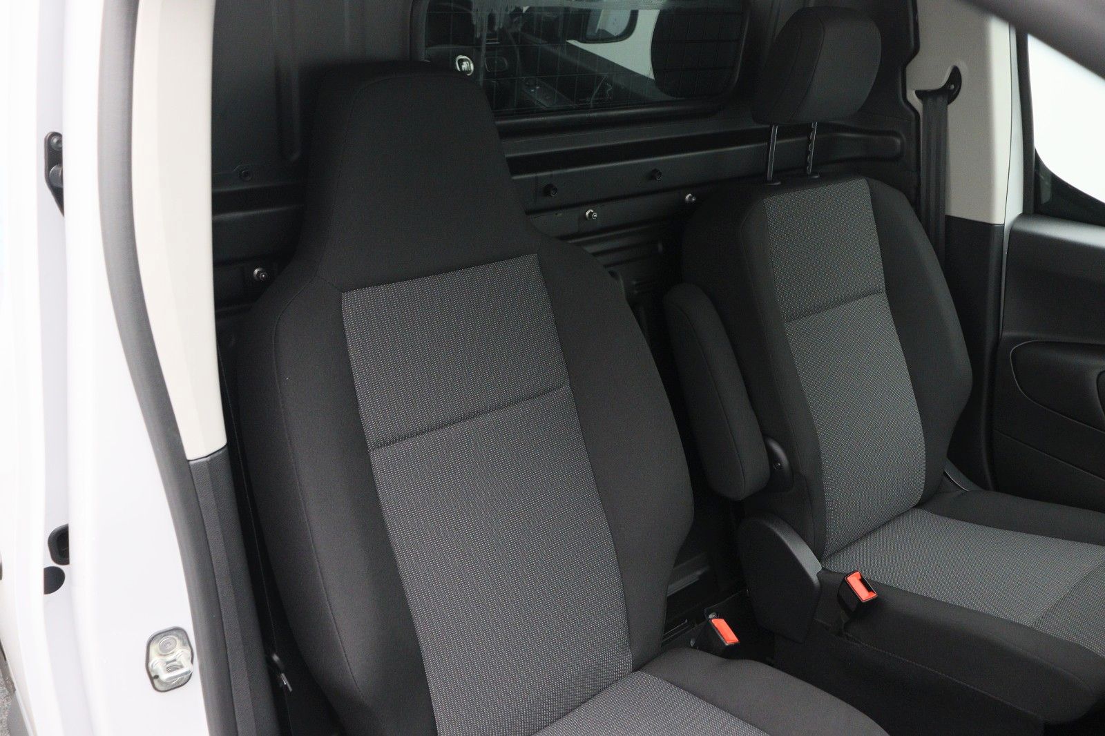 Fahrzeugabbildung Fiat E-Doblo Kastenwagen L2 100 kW Sofort!