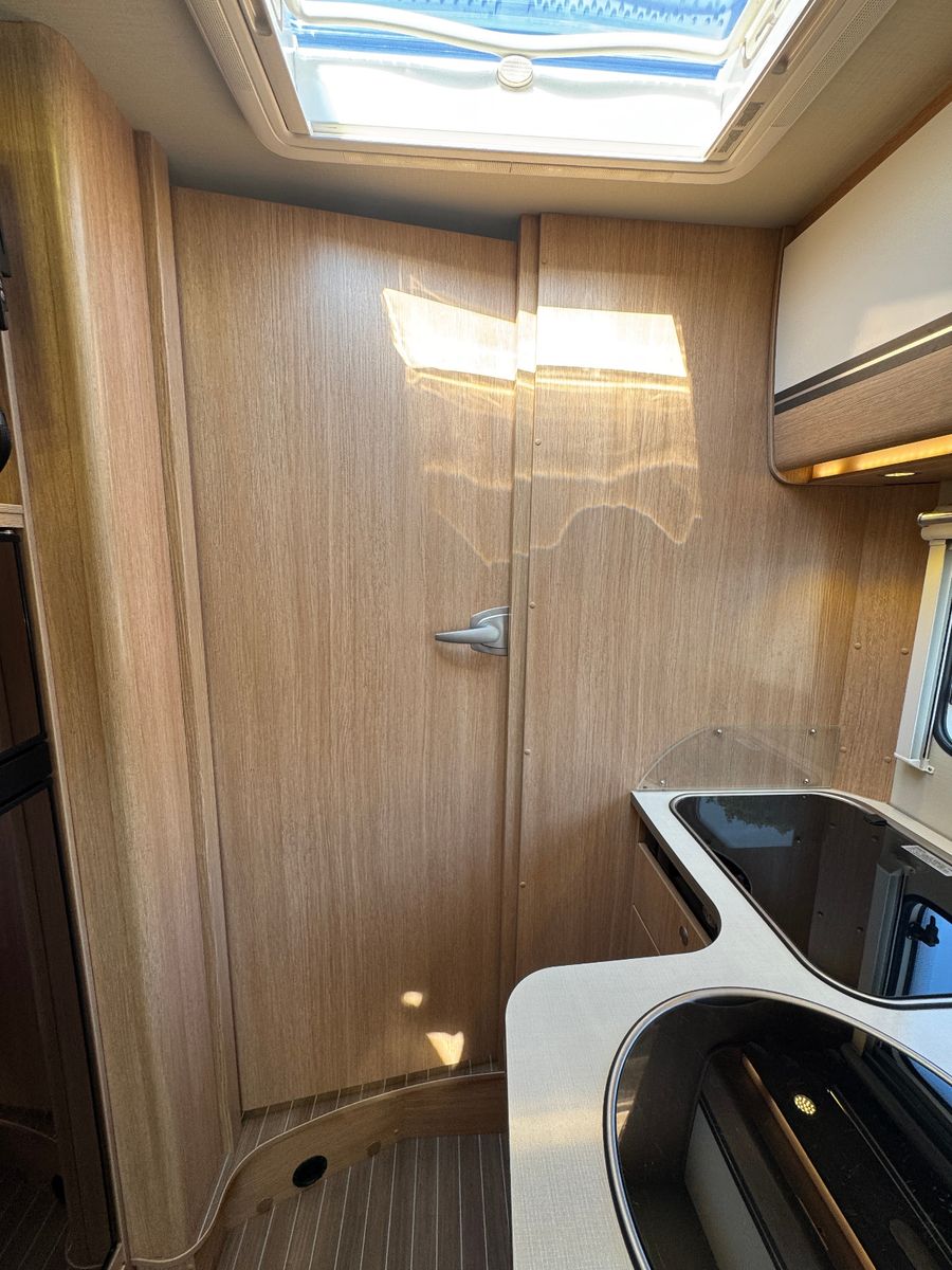 Fahrzeugabbildung Sunlight T 68 FIAT DUCATO NAVI KAMERA SAT TV EB & HUBBETT