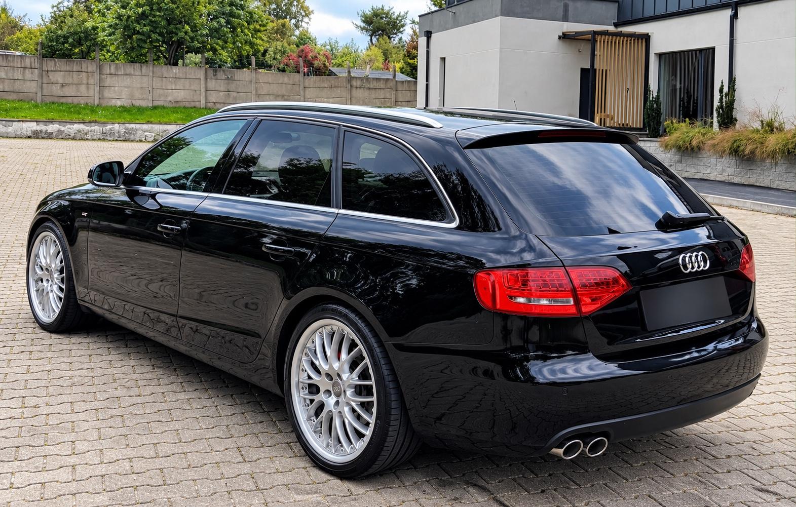 Audi A4 2010 — interior