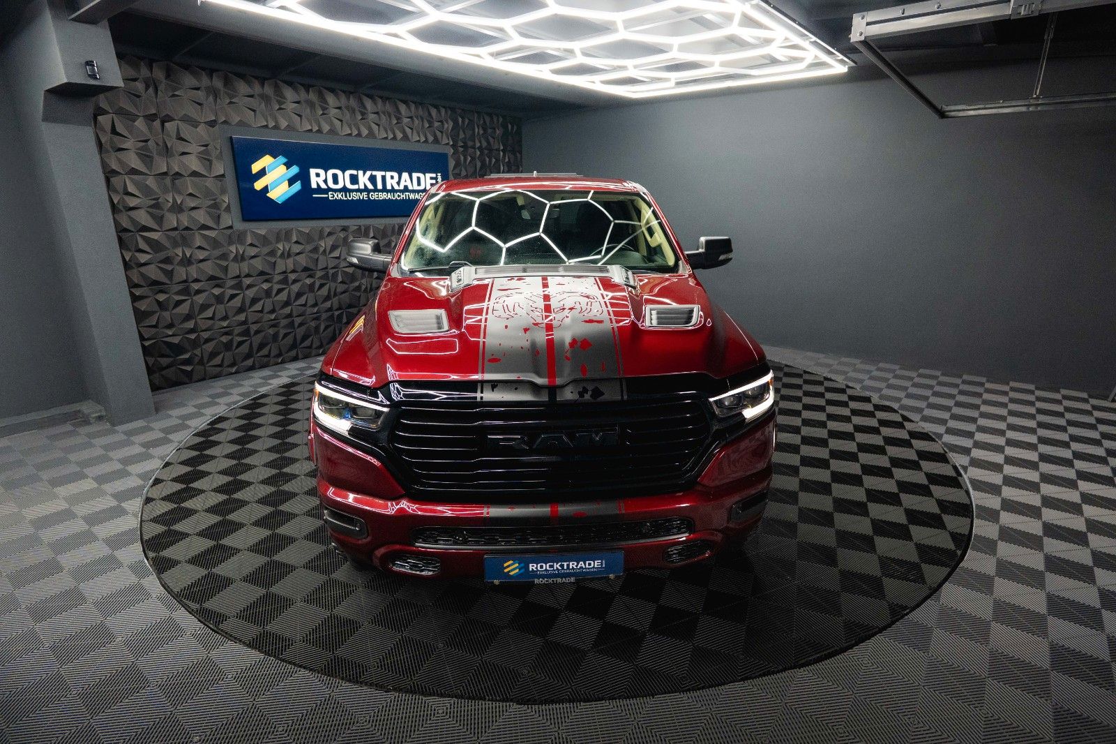 Fahrzeugabbildung Dodge RAM 5.7 V8 HEMI 4x4 OFFROAD Night Limited LONG