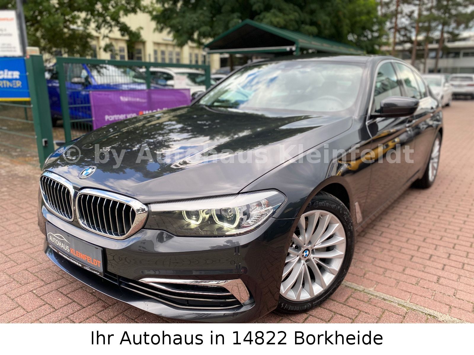 BMW BMW 520i Limousine Luxury Line|SCHECKHEFT|NAVI|LED