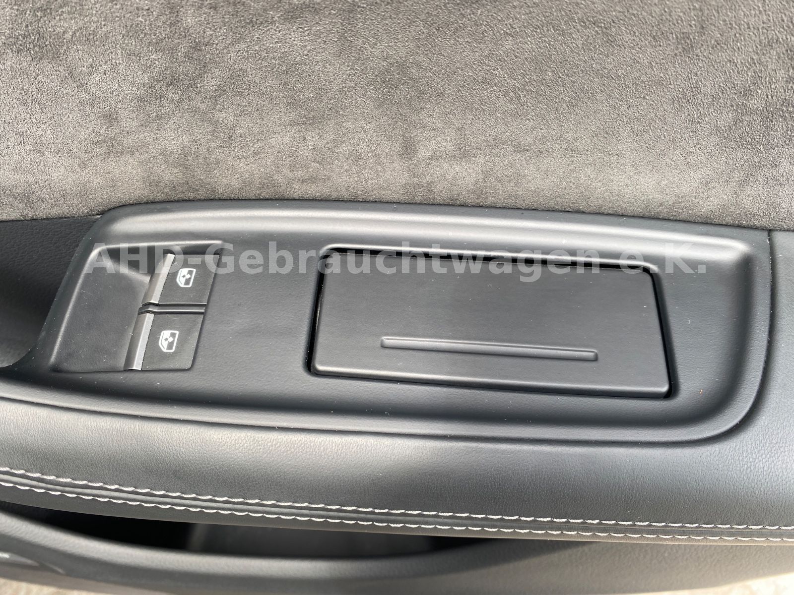 Fahrzeugabbildung Audi SQ8 4.0 TDI AHK B&O 360° Carbon Matrix Rauten 22