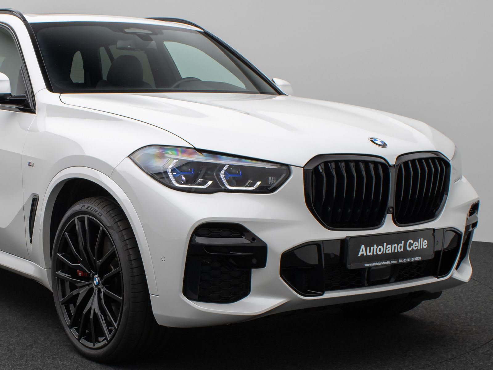 Fahrzeugabbildung BMW X5 xD40d M Sport Panorama Laser 360°HUD DAB B&W