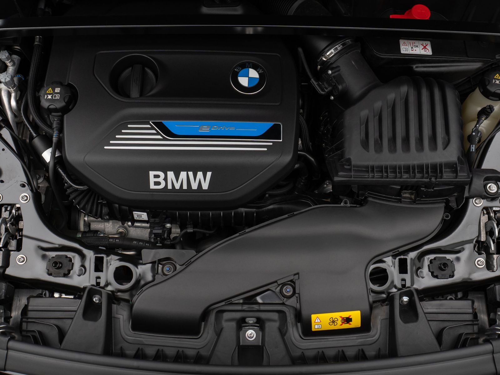 Fahrzeugabbildung BMW X2 xD25e Kamera DAB Lordos Geschwindigkeitsreg