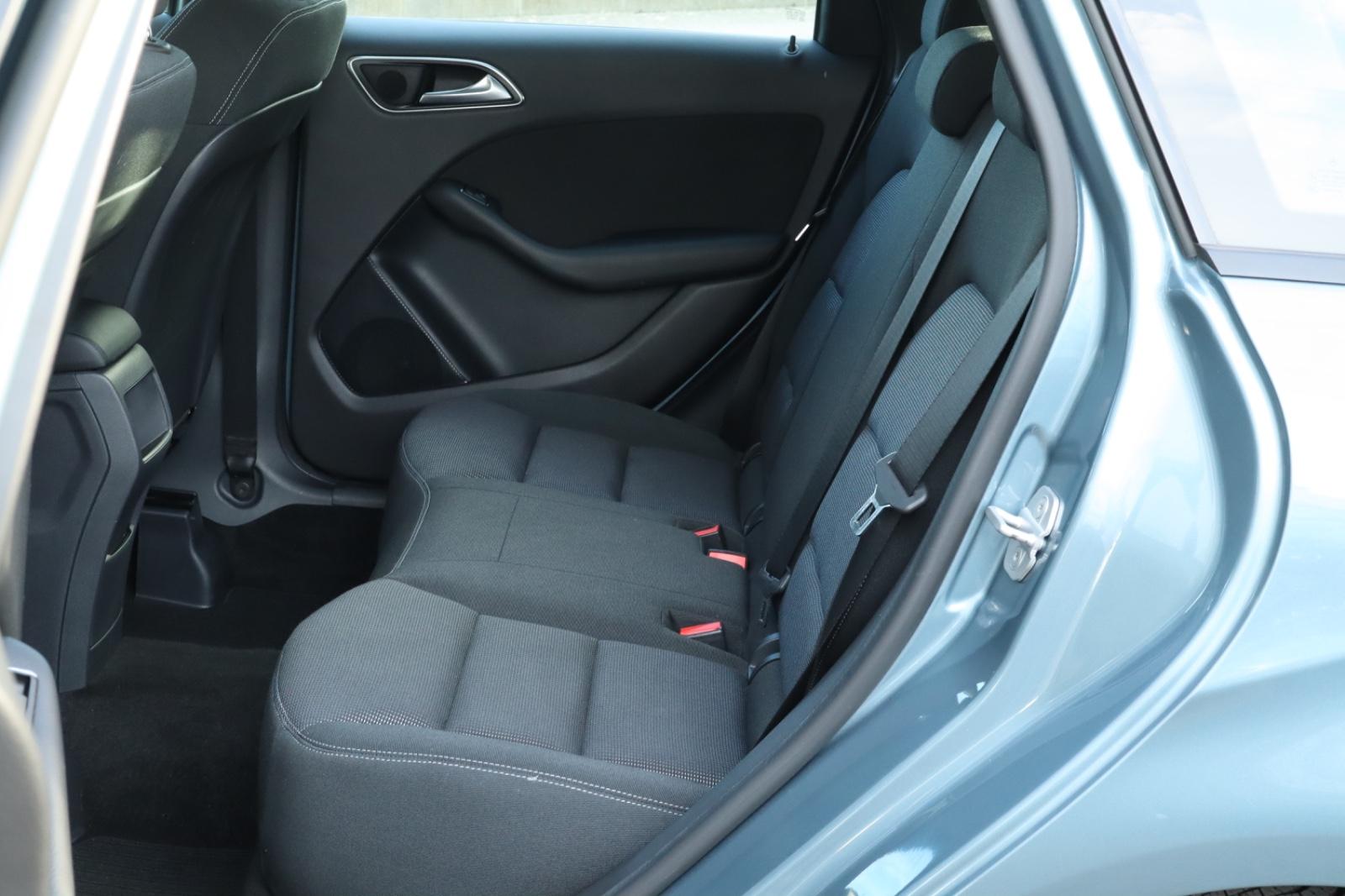 Mercedes-Benz B 180 *1. HAND* KLIMA/SHZ/KAMERA/NAVI/