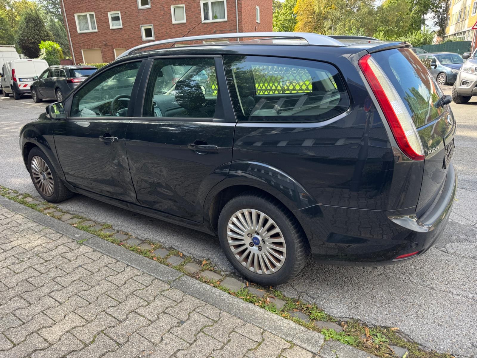 Ford Focus 2010 — photo 6
