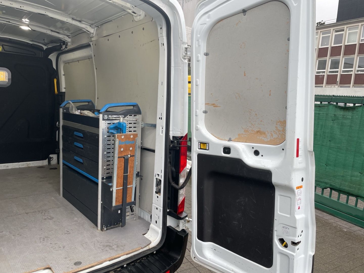 Fahrzeugabbildung Ford Transit Kasten 350 L2 Trend AHK DAB SORTIMO Spur