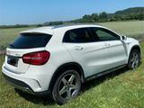 Mercedes-Benz GLA 220 4MATIC DCT PEAK Edition PEAK Edition/AMG - Mercedes-Benz GLA-Class: Privatanbieter