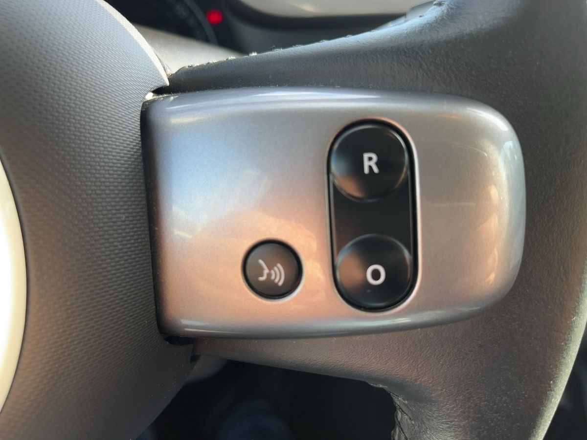 Fahrzeugabbildung Renault Twingo ZEN SCe 65 Klima GJR - mit KI generiert/bearbeitet