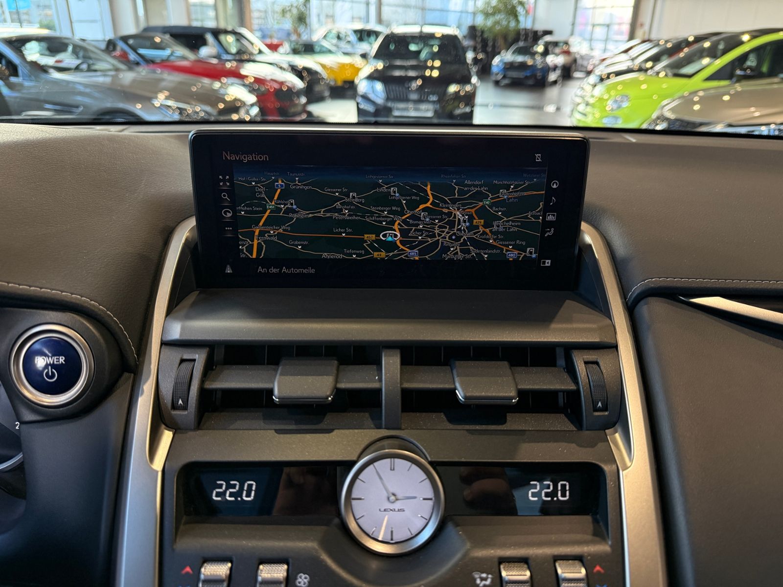 Fahrzeugabbildung Lexus NX 300h E-Four Luxury Line HUD 360° LED NAV