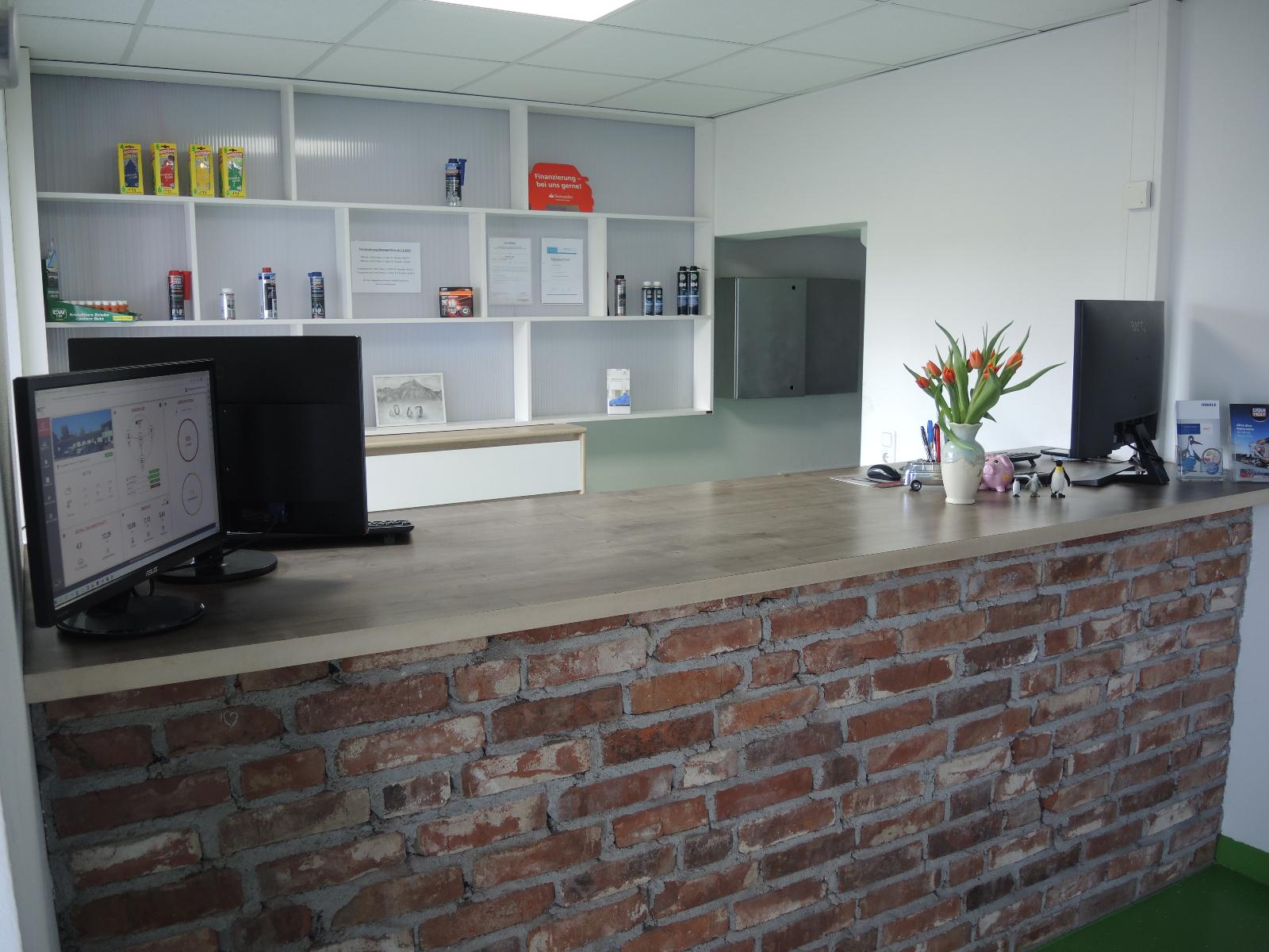 showroom-image-main