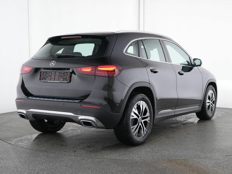 Mercedes-Benz GLA 180 Advanced TOTWINKEL*360°*DISTONIC*LED*etc