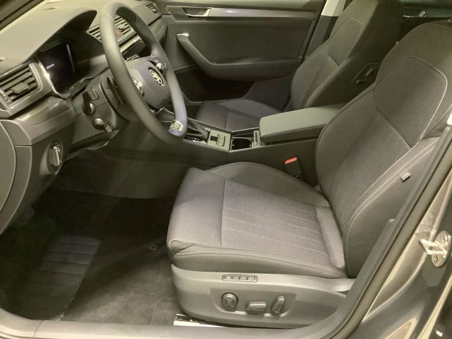 Superb Combi Style 2,0 TDI 360° MATRIX AHZ NAVI