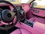 Rolls-Royce Cullinan Exlusive Pink-Interior Einzelstück - Rolls-Royce Cullinan aus 2023