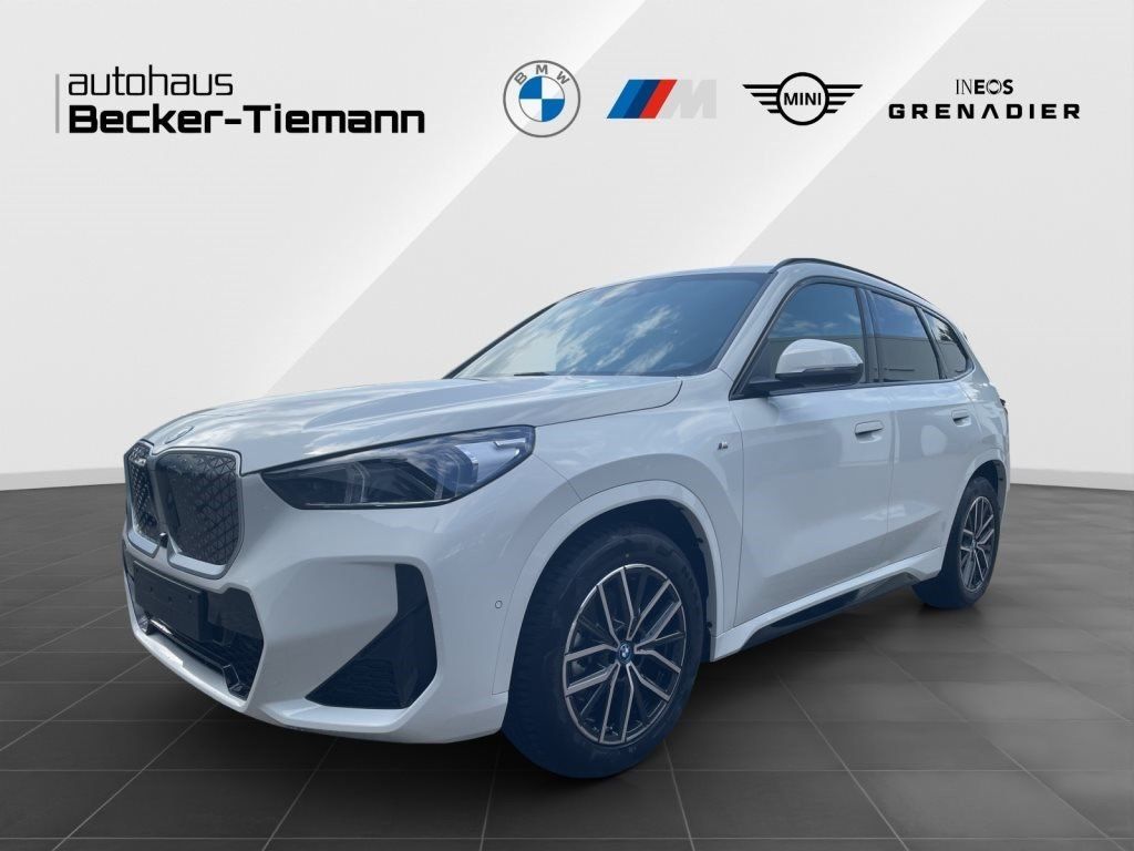 BMW iX1
