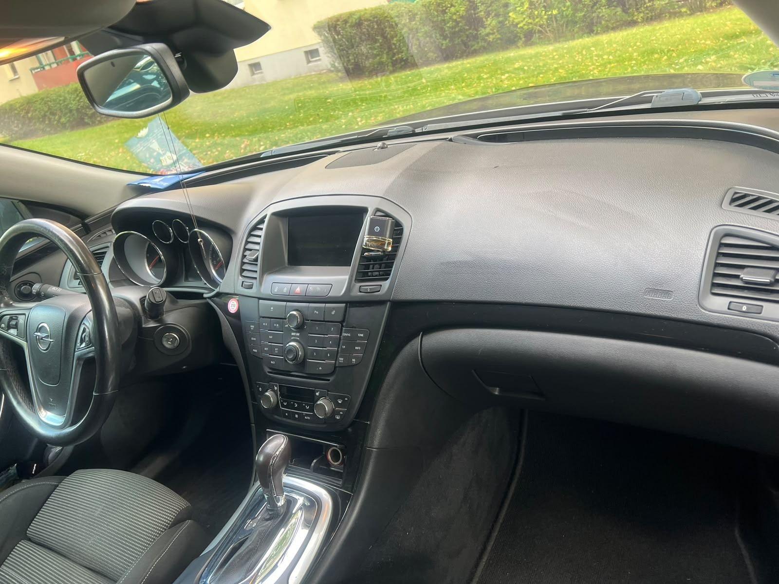 Opel Insignia 2012 — photo 10
