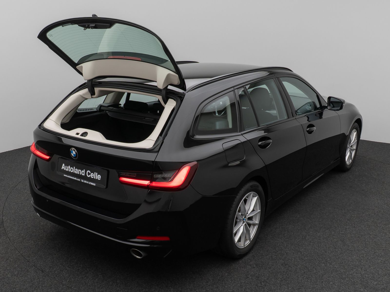 Fahrzeugabbildung BMW 318i DAB CockPit+PDC Sitzhzg Geschwindigkeitsreg