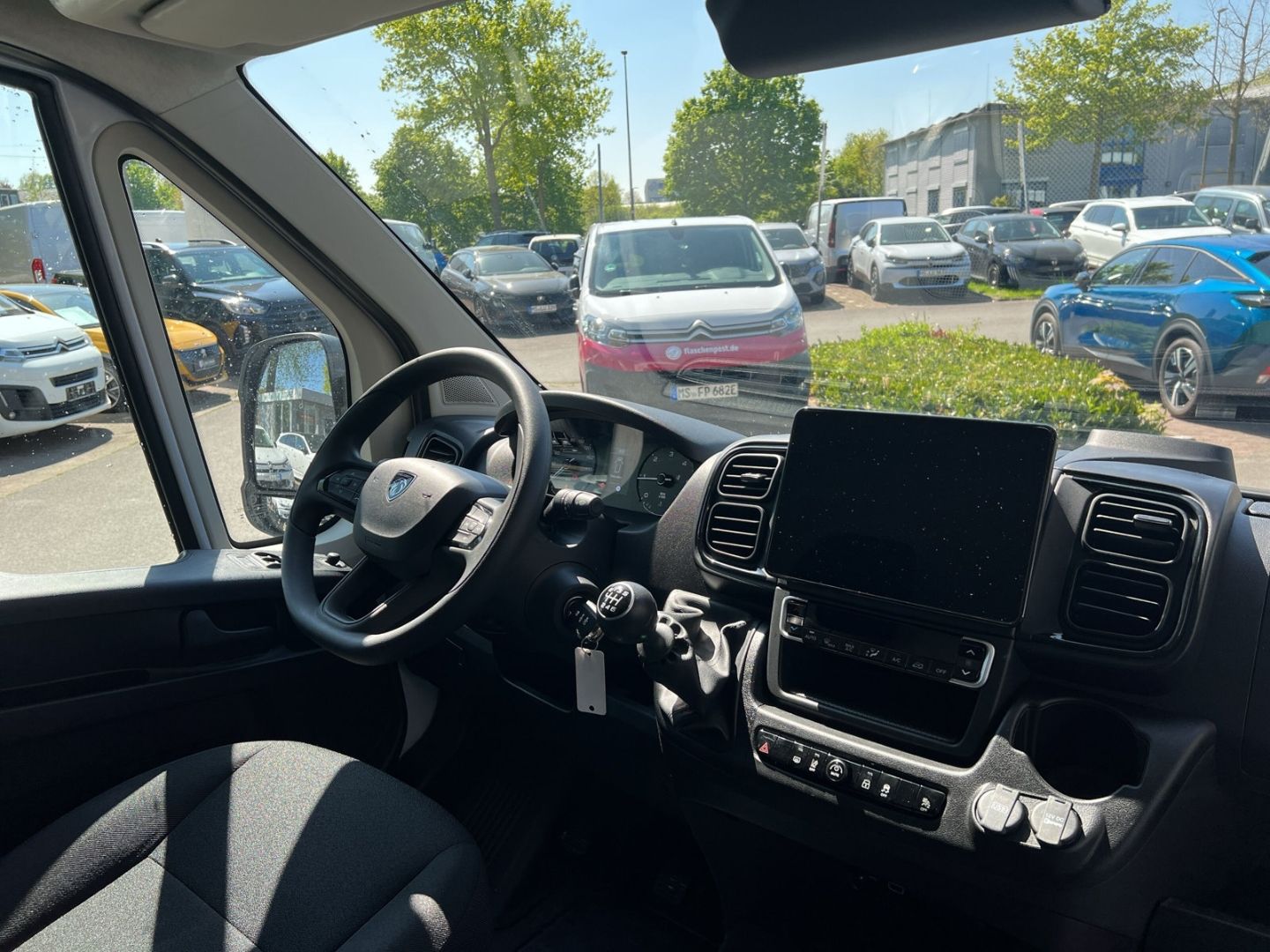Fahrzeugabbildung Peugeot Boxer KW 2.2 35 L3H2 BlueHDi 140 AHK-abn. Navi