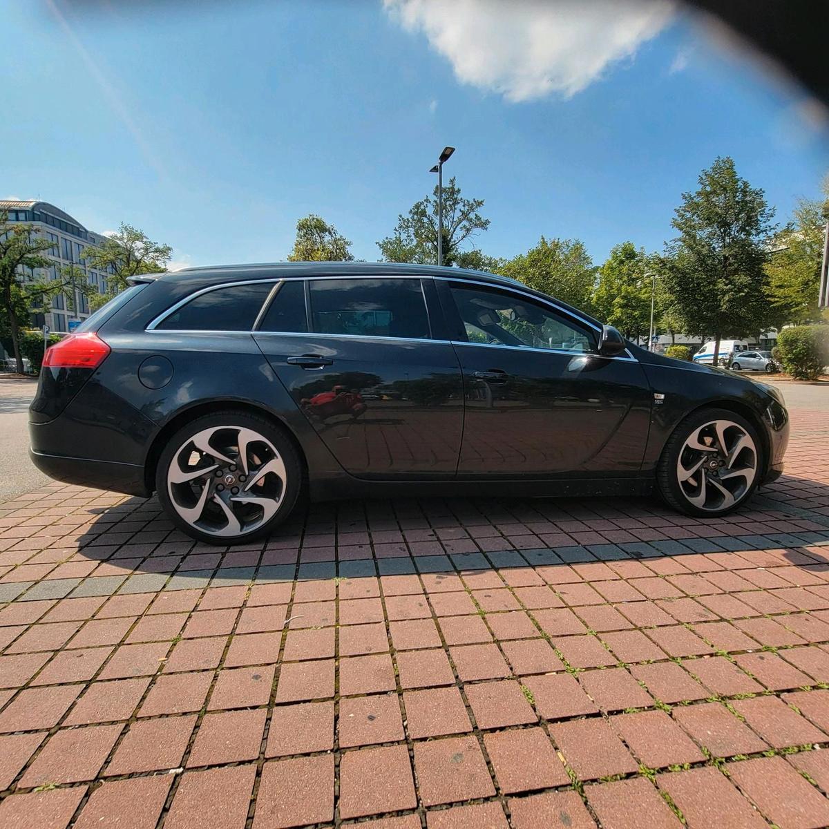 Opel Insignia 2013 — rear view