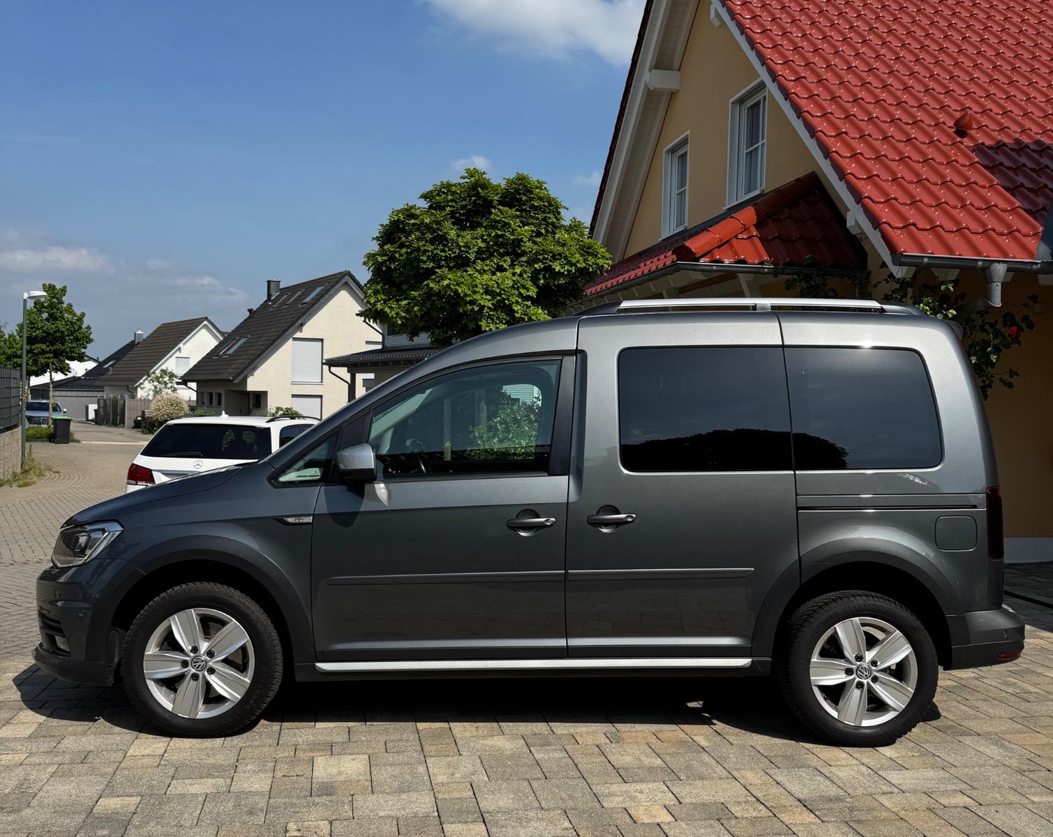 Volkswagen Caddy Alltrack 7-DSG AHK Finanzierung möglich