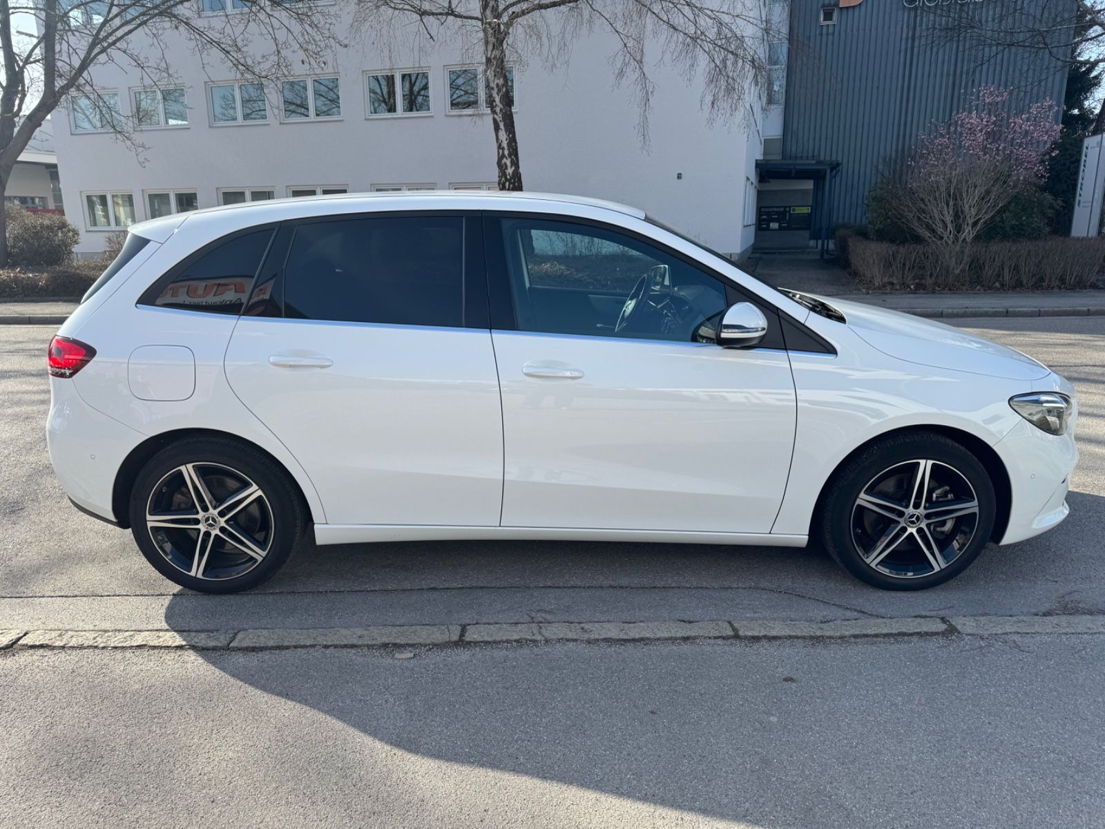 Mercedes-Benz B 250e LED/Navi/Kam/Leder/Spur&Park-Ass./SZH/18" foto 22