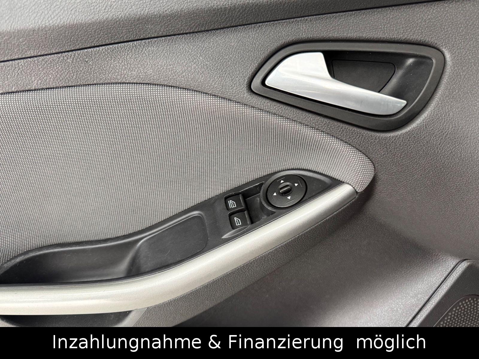 Ford Focus 2014 — photo 11