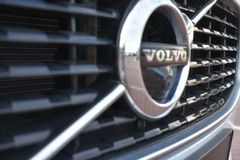 Fahrzeugabbildung Volvo V90 T8 AWD*PANO*360*LUFT*STHZ*B&W*0,5%