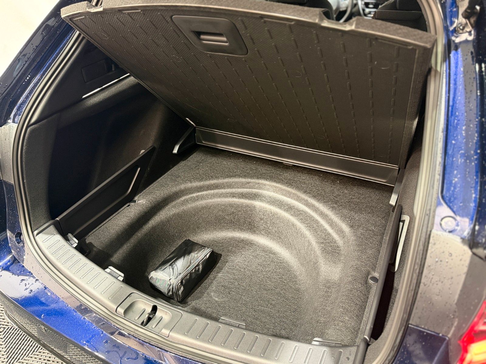 Fahrzeugabbildung Suzuki Swace 1.8 HYBRID CVT Com+